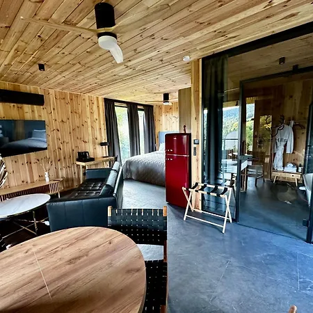 Black Deer - By Deer Hills Luxury Apartment *